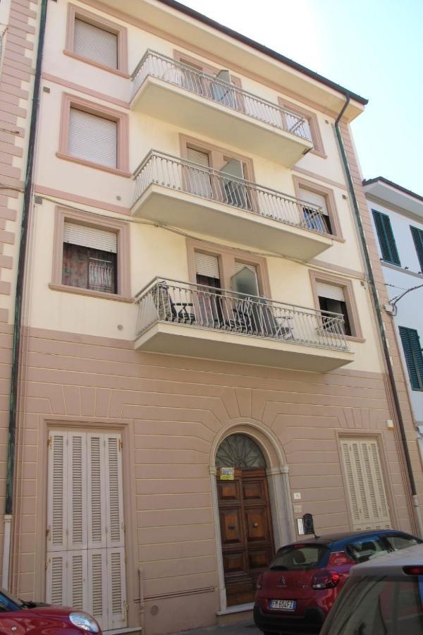 Locazione Turistica Sea Design Home Viareggio Esterno foto